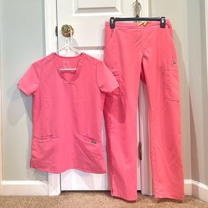Figs Neon Pink Scrub Set - XXS Top and XS bottom!